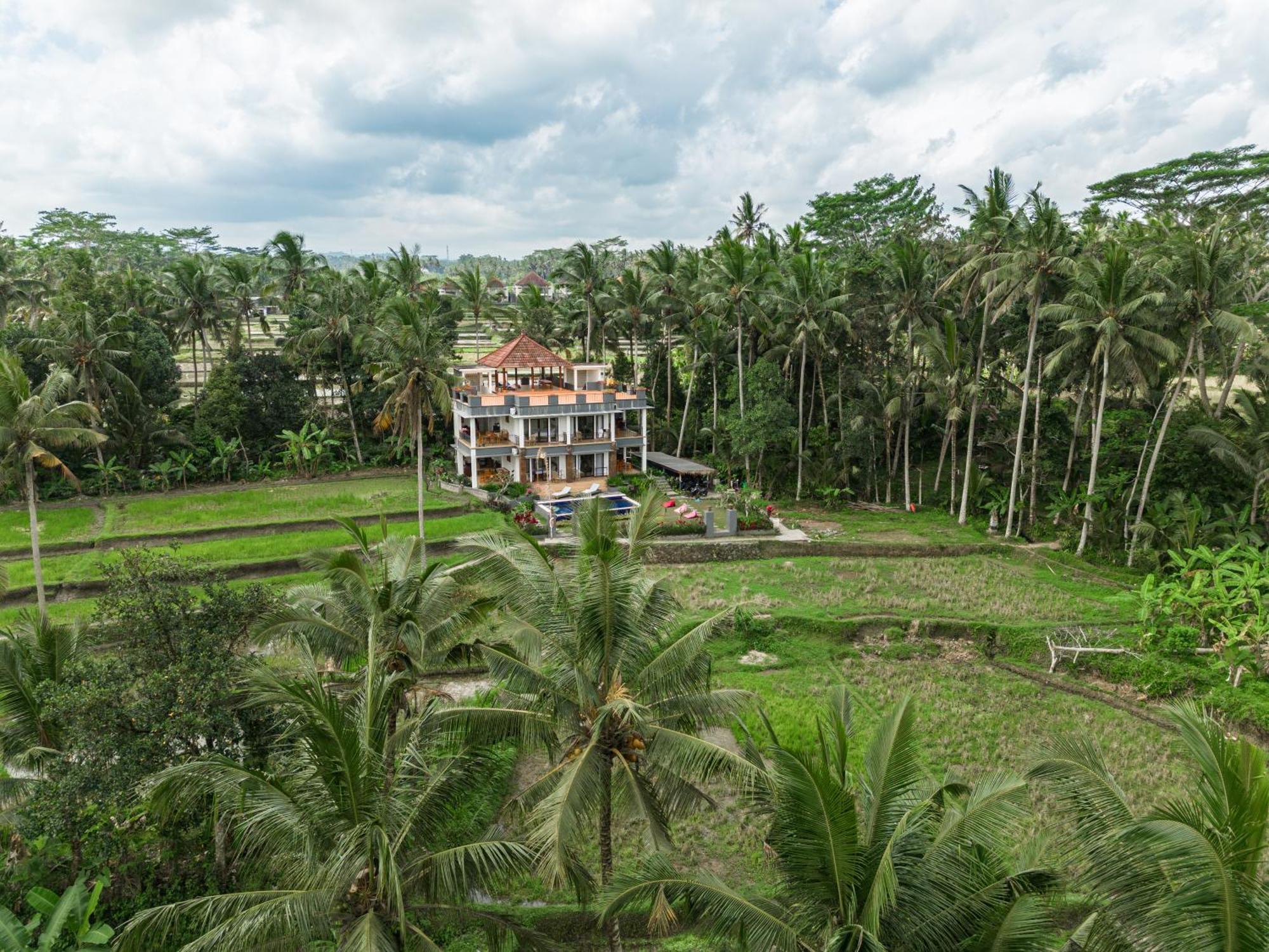 Guest house Adhidrawa *