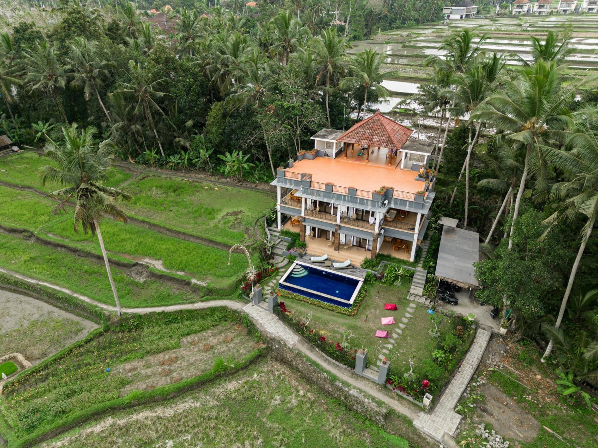 Guest house Adhidrawa *
